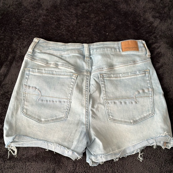 american eagle light wash denim shorts - Picture 2 of 2
